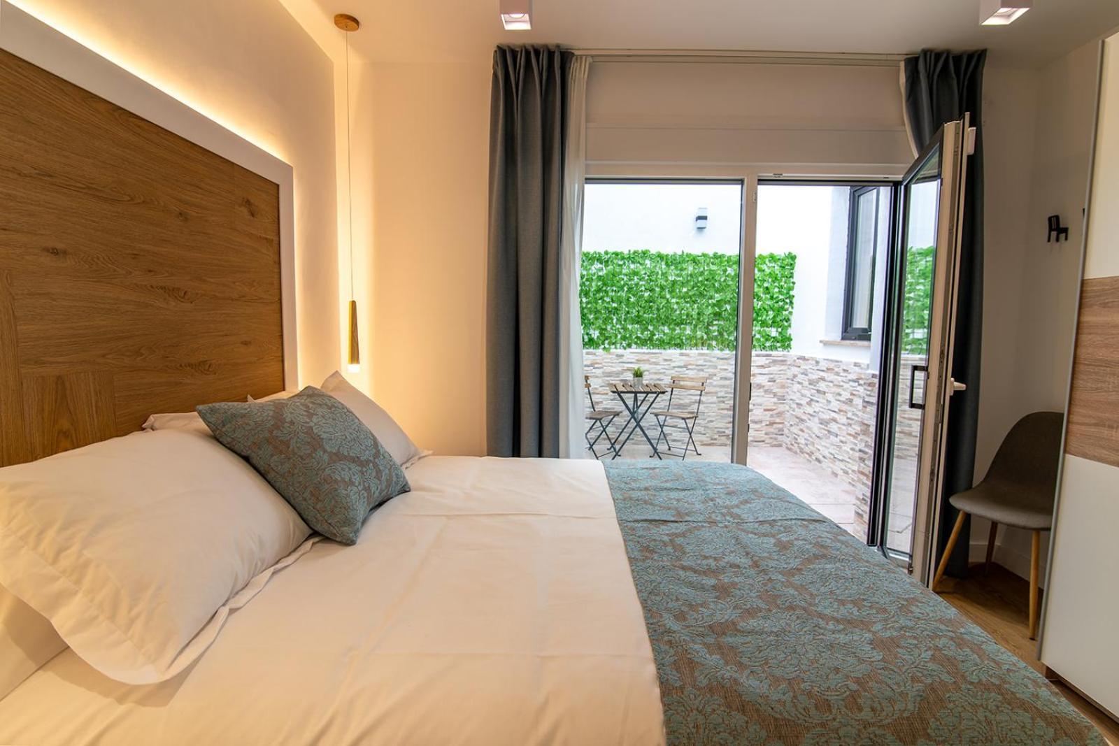 Mq Suites Veronica Valdepeñas Exteriör bild